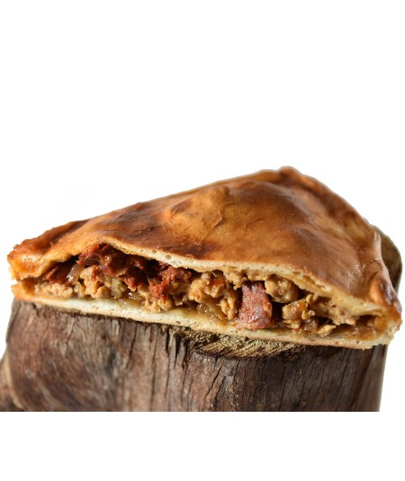 Empanada de Pollo con Chorizo